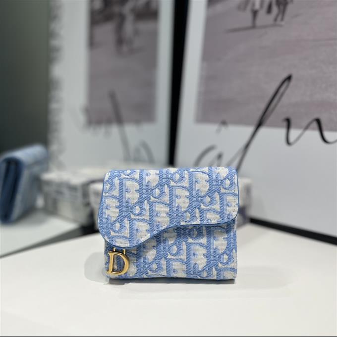 2025228Y 210P182142656